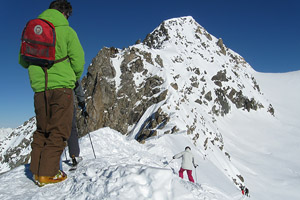 Фото Ла Плань. Фрирайдеры начинают свой маршрут с ледника Белькот (Glacier de Bellecote, 3250 м)